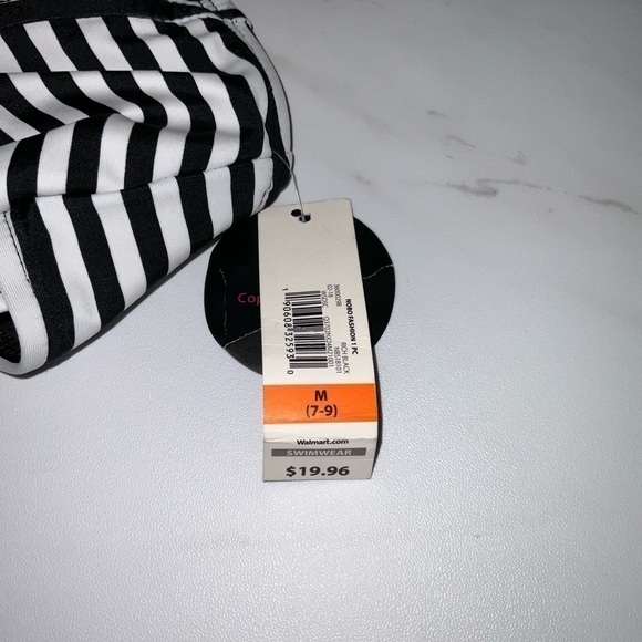 No Boundaries bathing suit - Picture 3 of 7